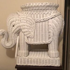 Vintage White Elephant Plant Stand/Table